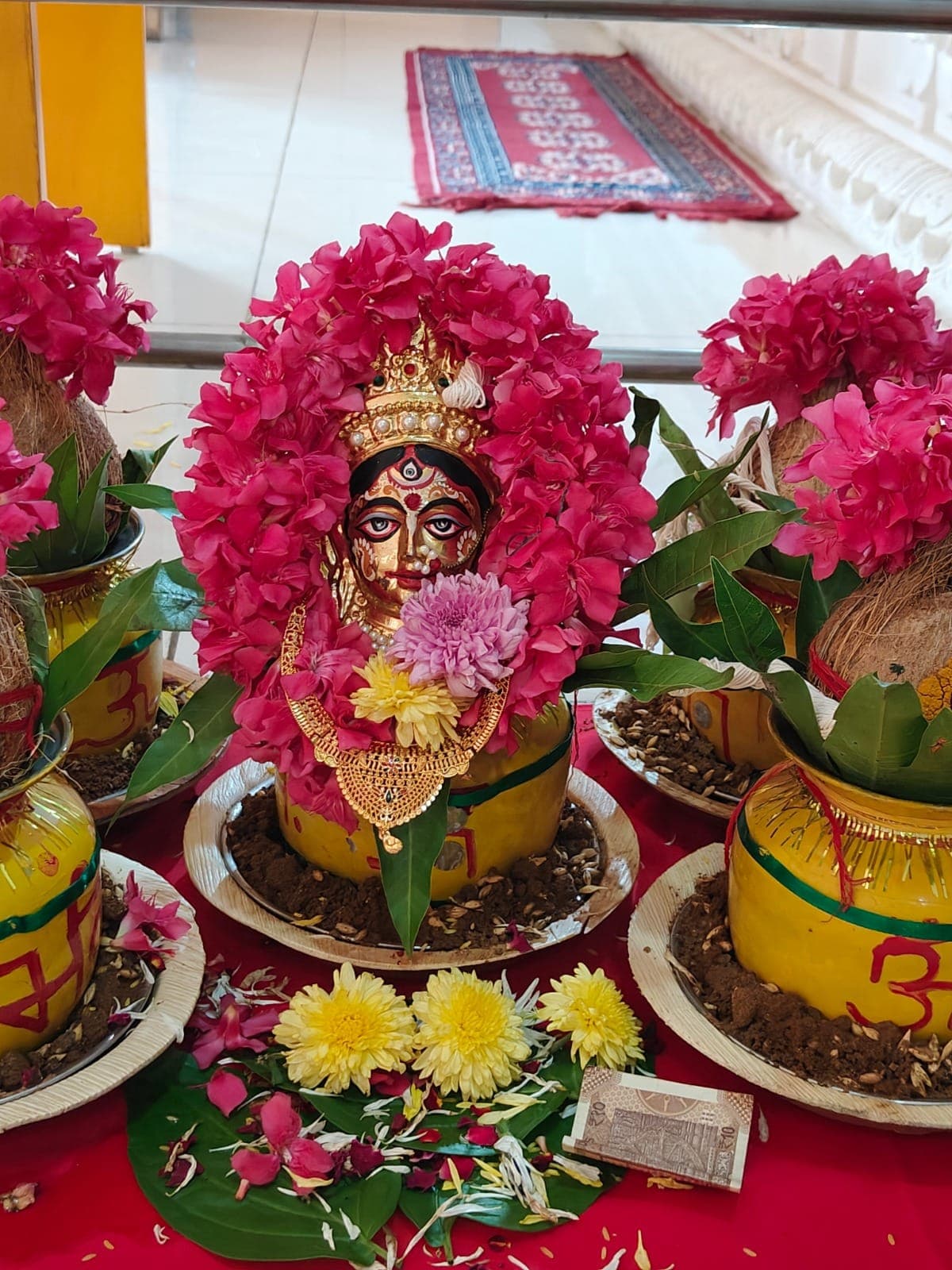 चैत्र नवरात्रि साधना हेतु स्थापित नौ कलश